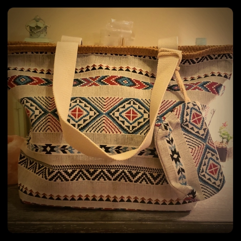 Aztec print zipped purse/beach bag with wristlet